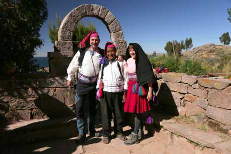 Dressing with the typical clothes of Taquile